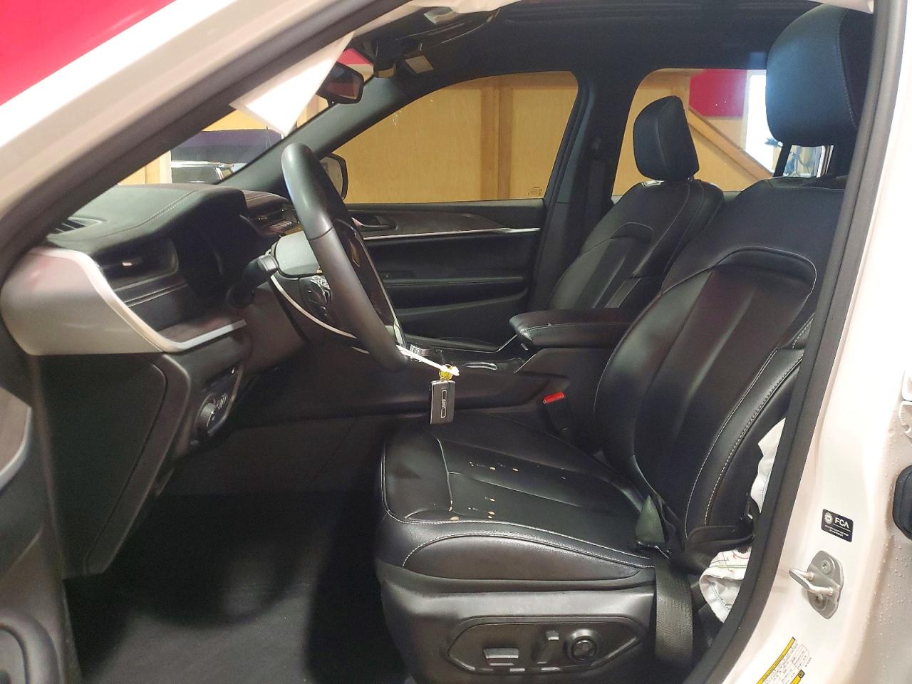 2024 JEEP GRAND CHEROKEE LIMITED 4XE photo 13