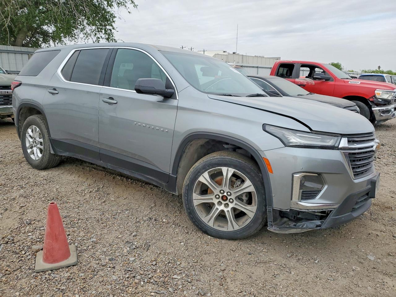 2023 CHEVROLET TRAVERSE LS photo 10