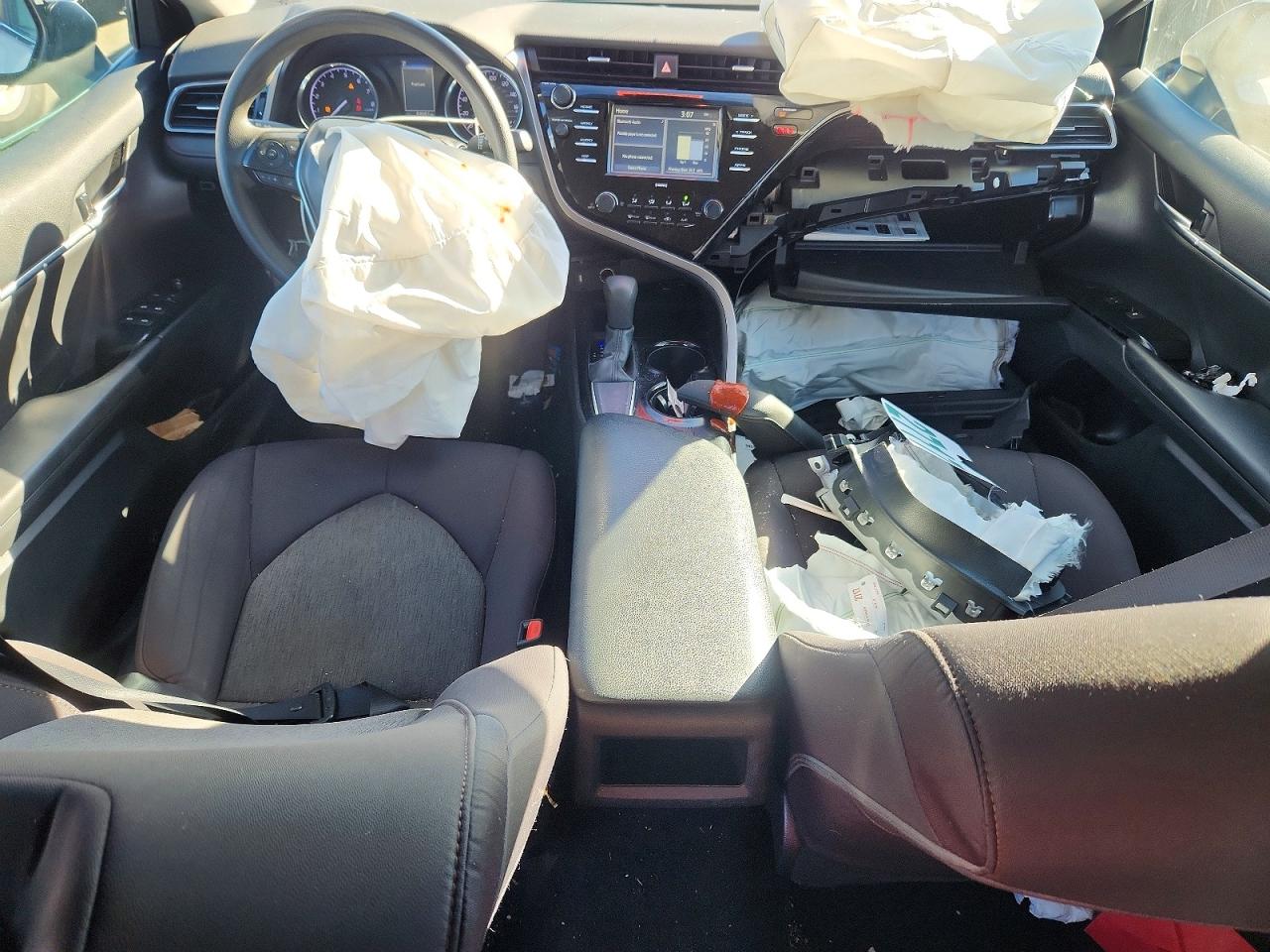 2020 TOYOTA CAMRY LE photo 8