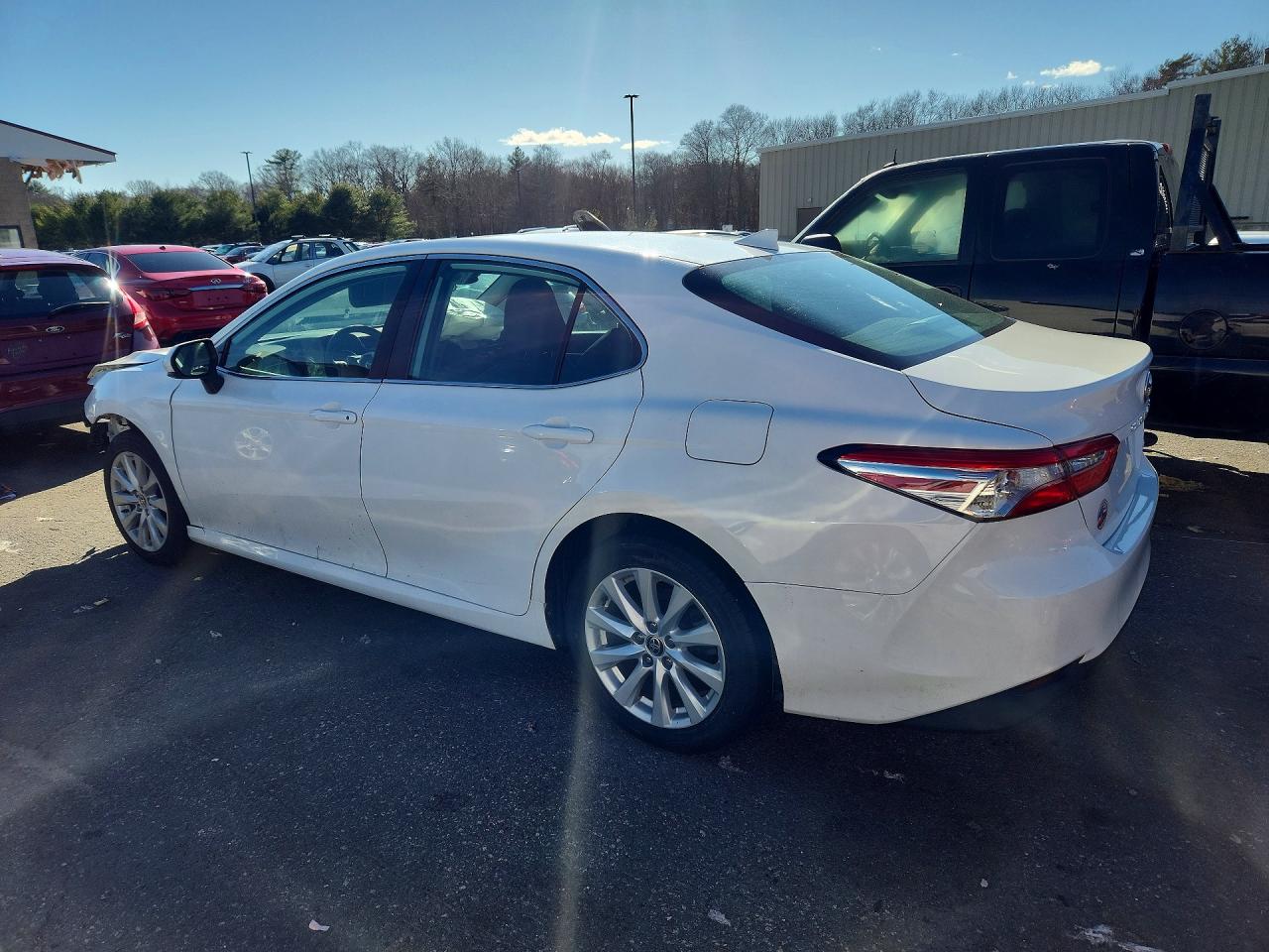 2020 TOYOTA CAMRY LE photo 2