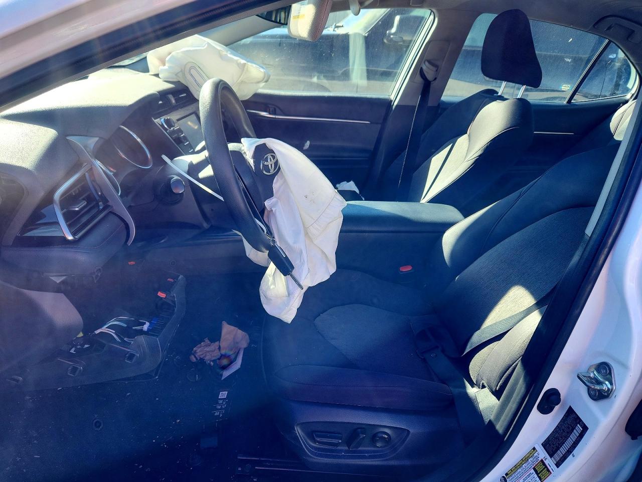 2020 TOYOTA CAMRY LE photo 7