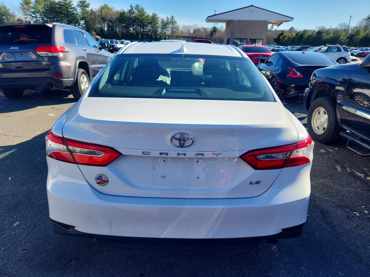 2020 TOYOTA CAMRY LE photo 6