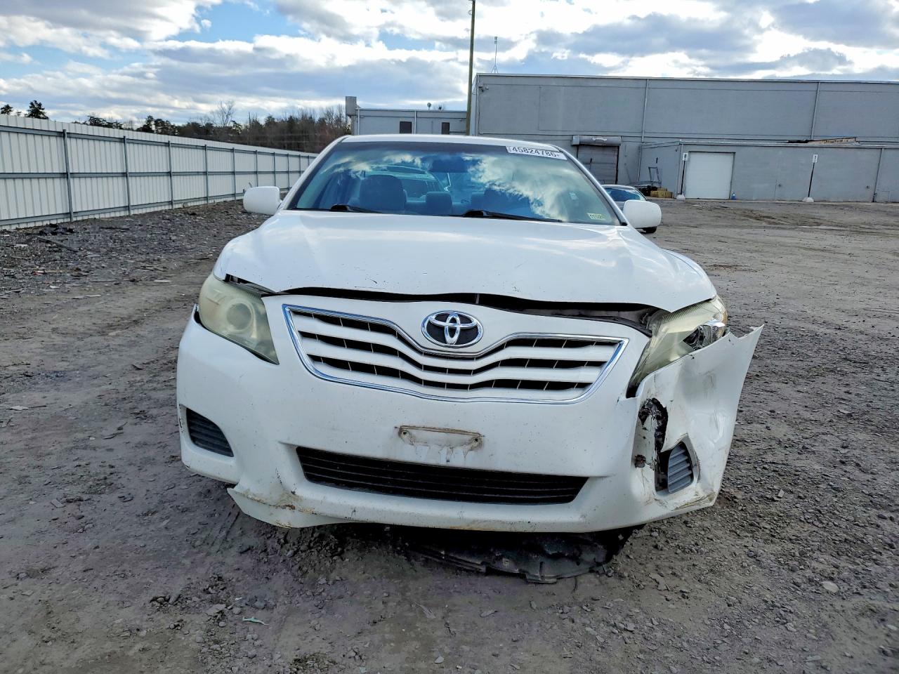 2011 TOYOTA CAMRY LE photo 5