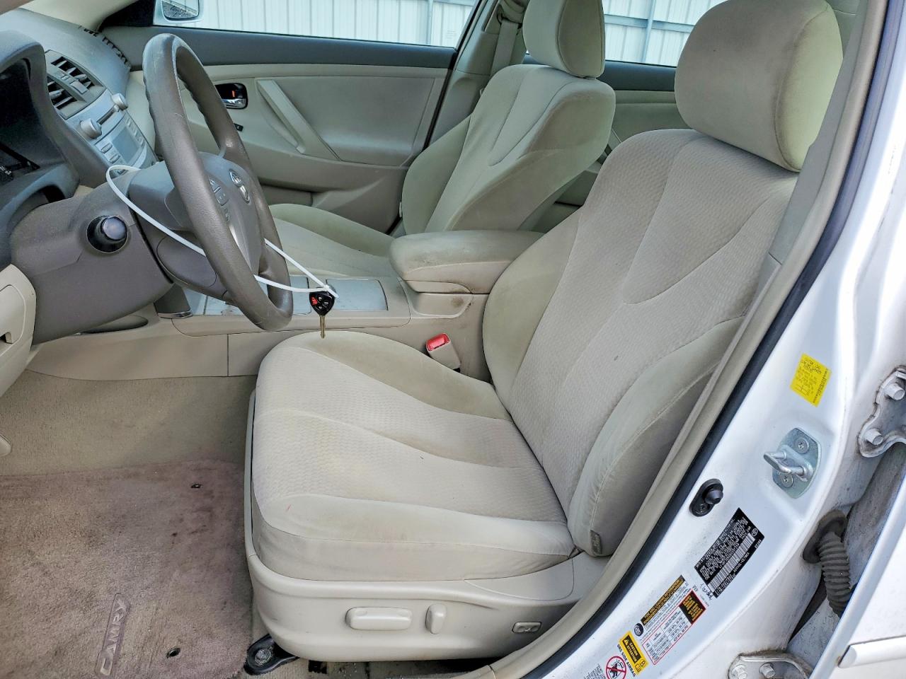 2011 TOYOTA CAMRY LE photo 7
