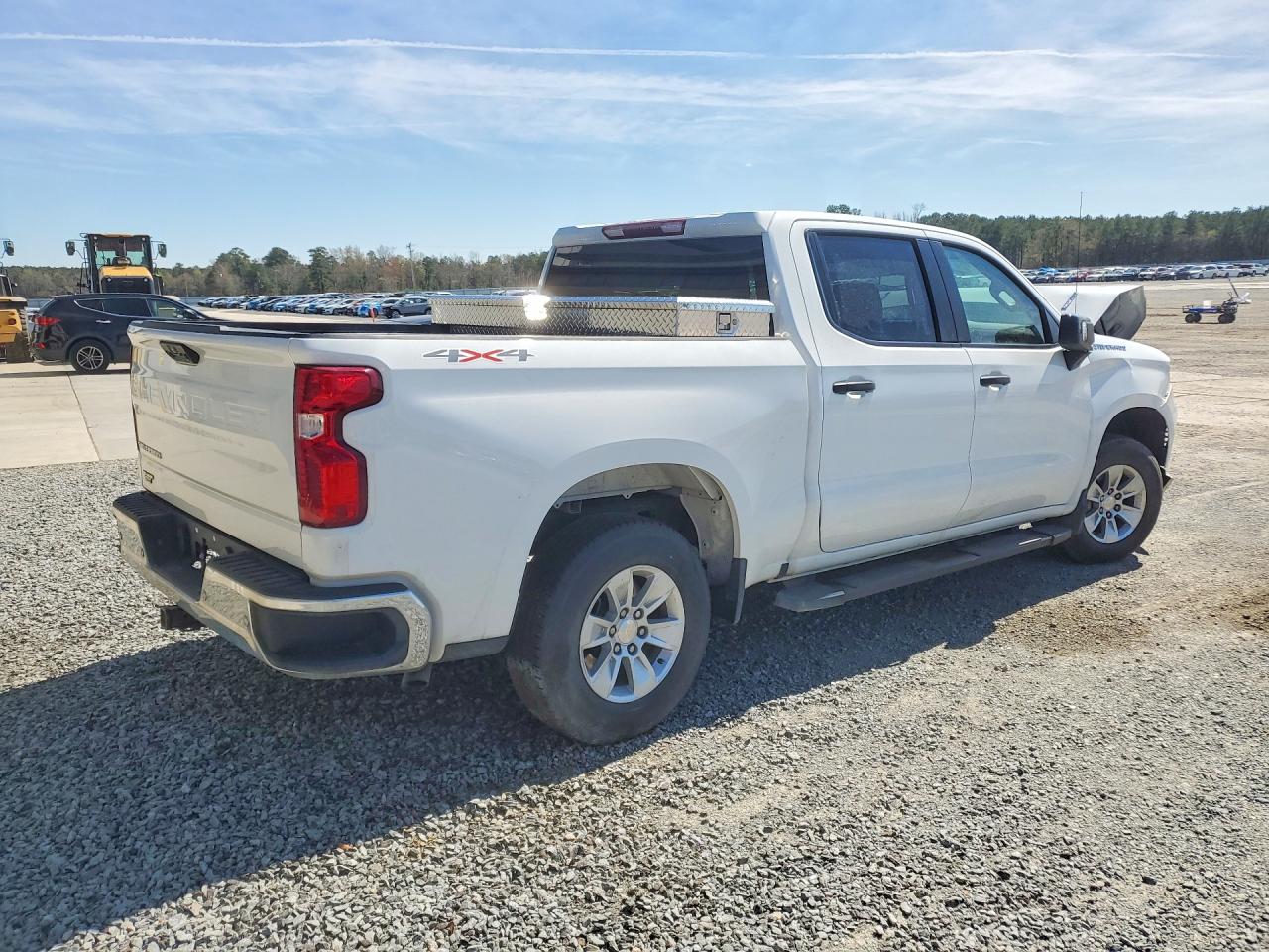 2024 CHEVROLET SILVERADO K1500 photo 5