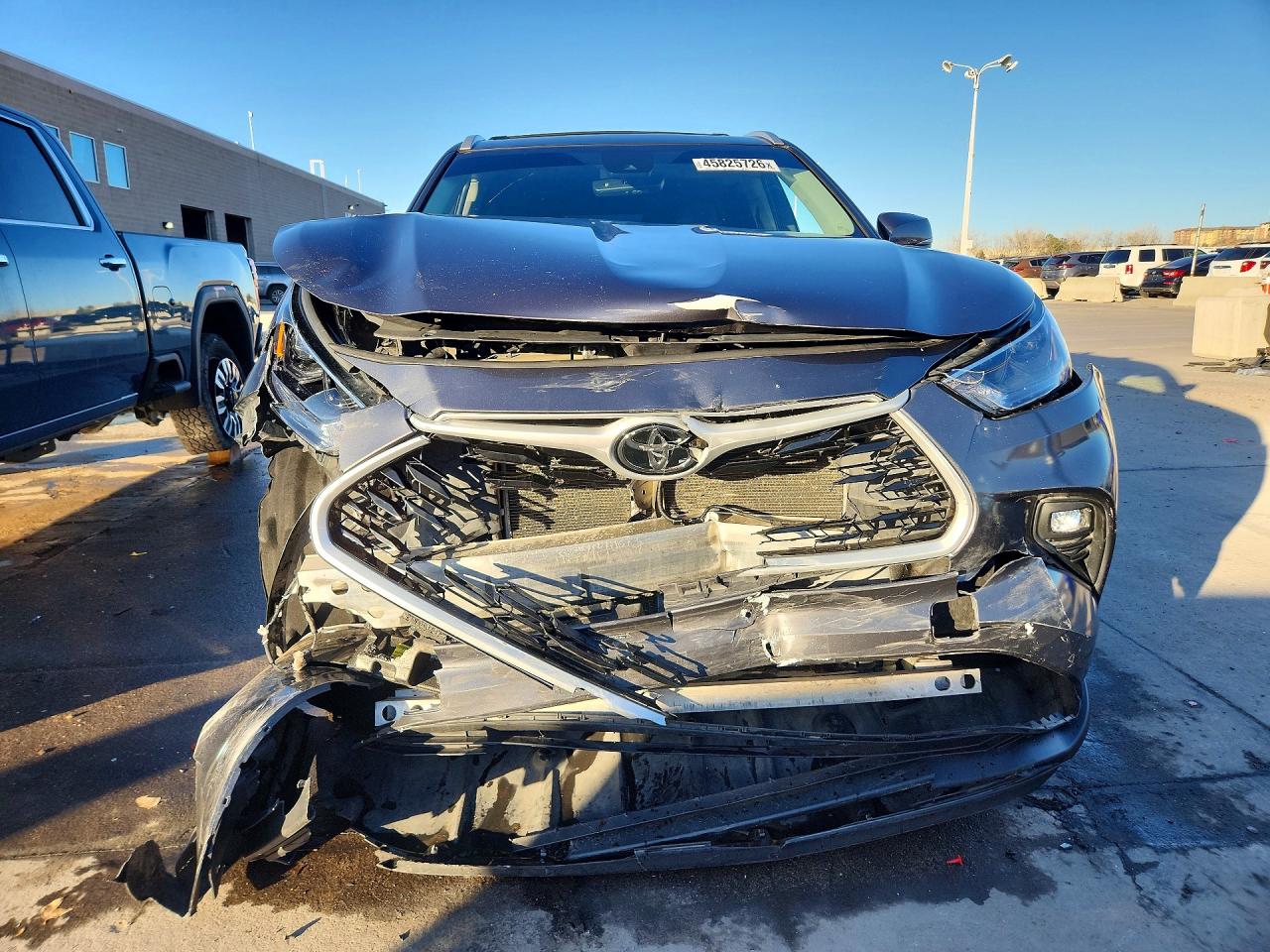 2023 TOYOTA HIGHLANDER XLE photo 5