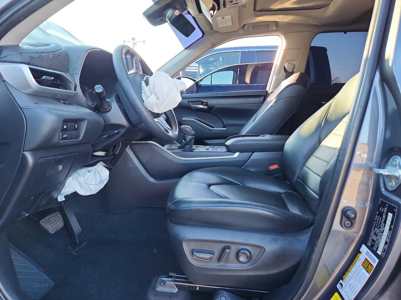 2023 TOYOTA HIGHLANDER XLE photo 7