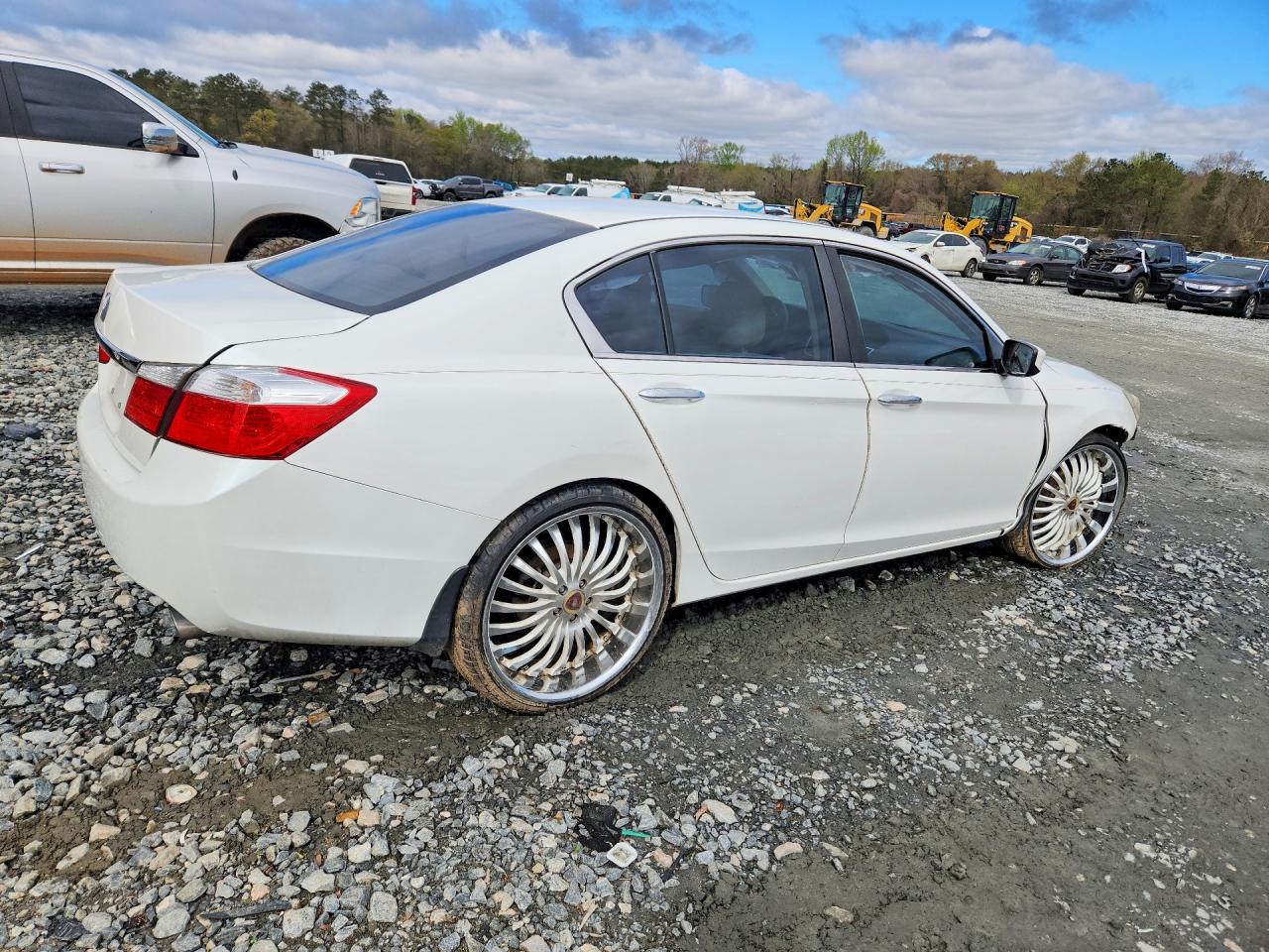 2013 HONDA ACCORD LX photo 5