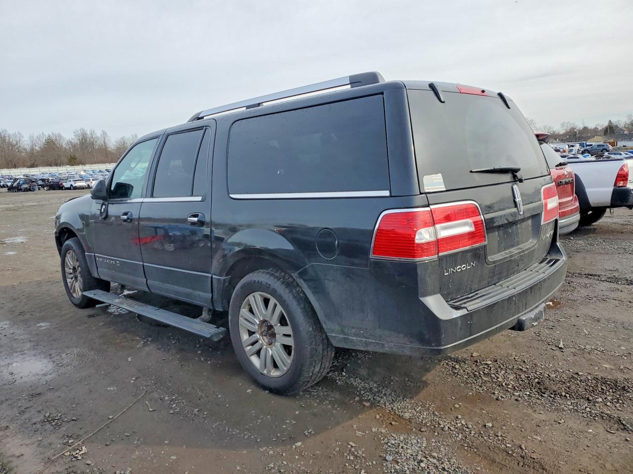 2014 LINCOLN NAVIGATOR L photo 2