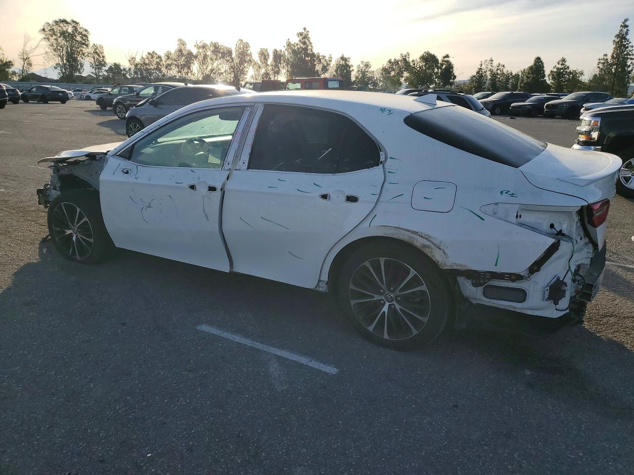 2020 TOYOTA CAMRY photo 4