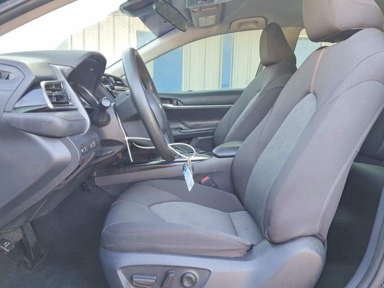 2019 TOYOTA CAMRY LE photo 7