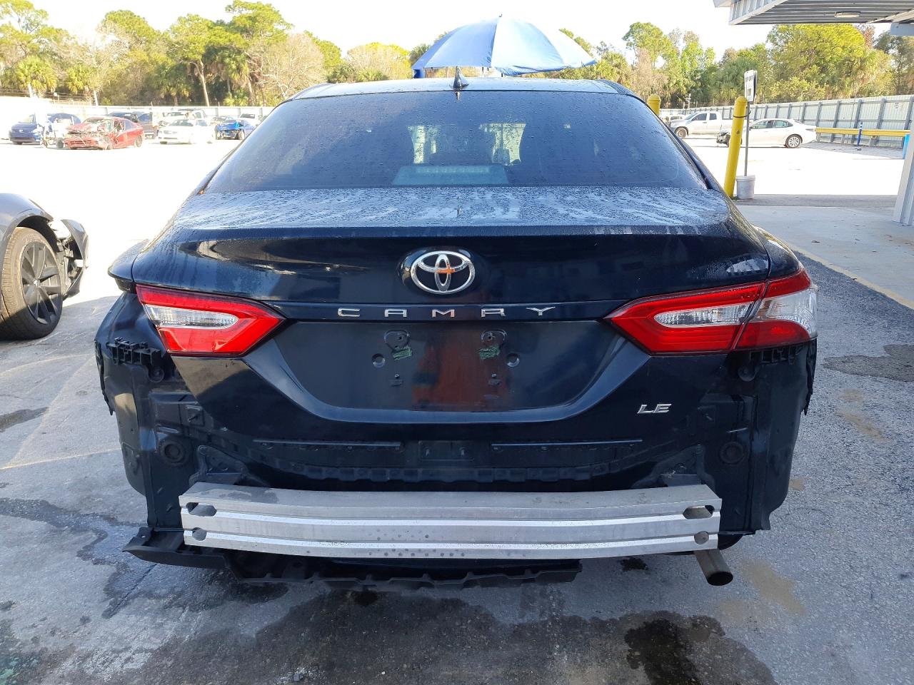 2019 TOYOTA CAMRY LE photo 6