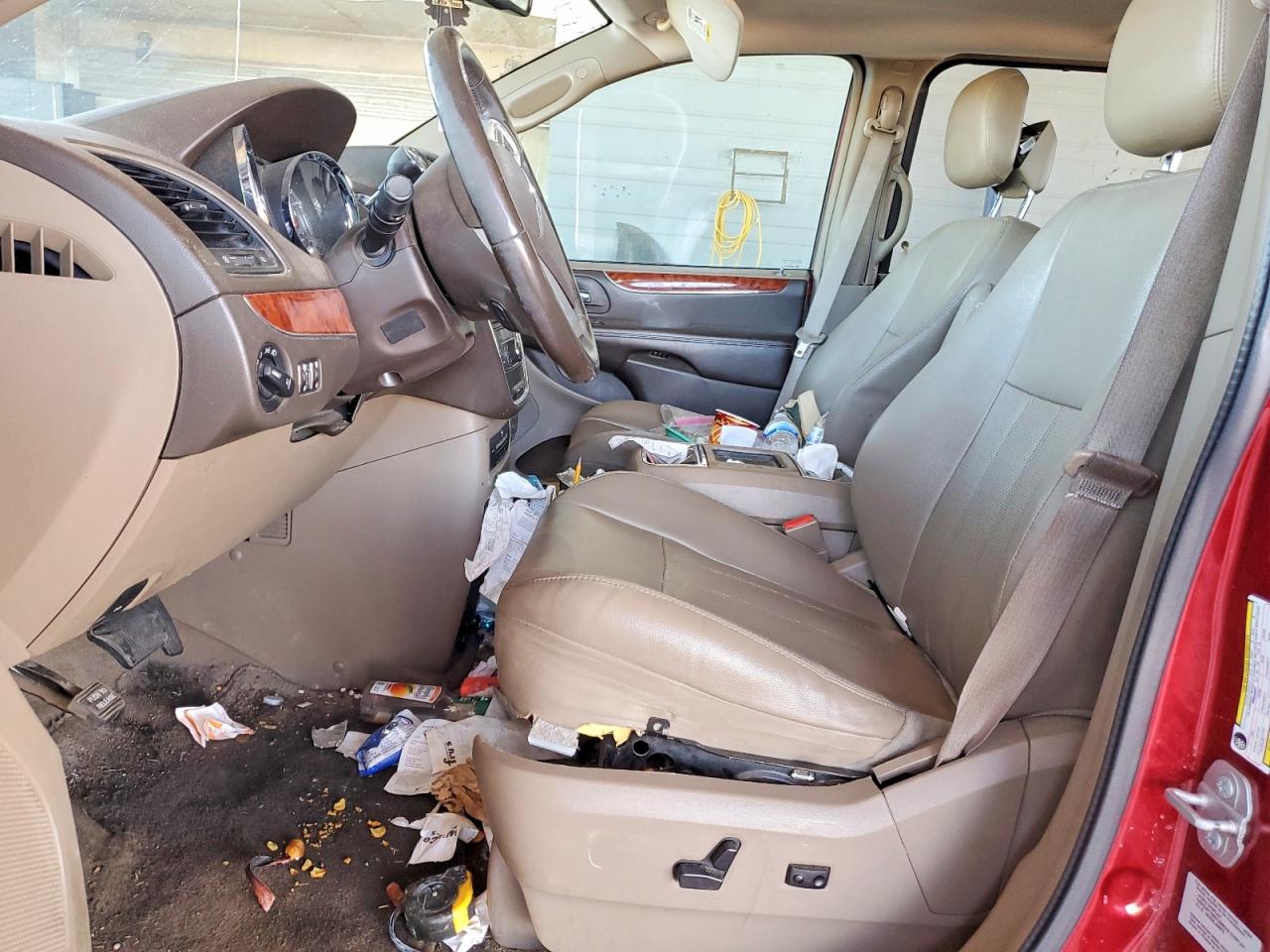 2015 CHRYSLER TOWN & COUNTRY TOURING L photo 19