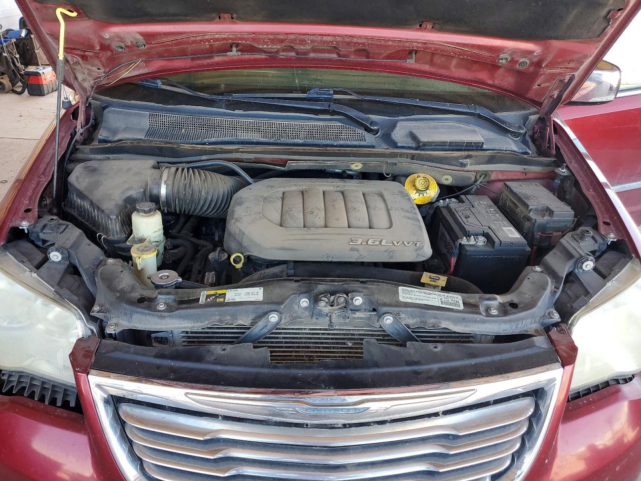2015 CHRYSLER TOWN & COUNTRY TOURING L photo 31