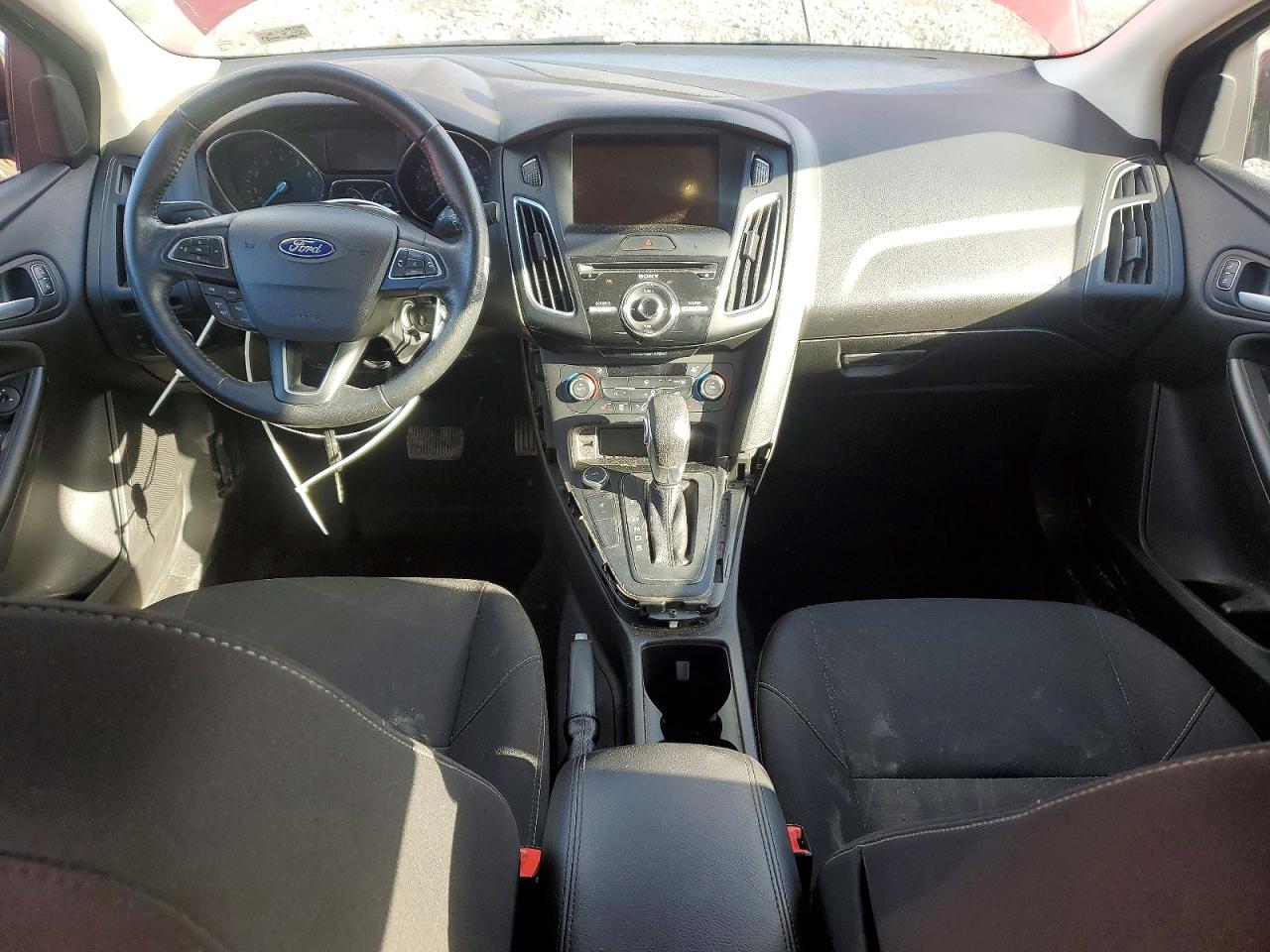 2017 FORD FOCUS SEL photo 8