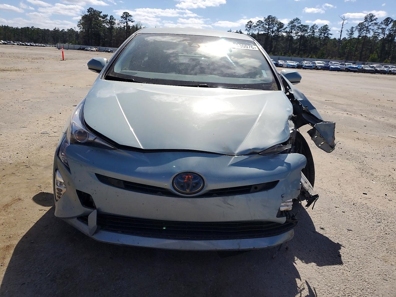 2016 TOYOTA PRIUS FOUR TOURING photo 13