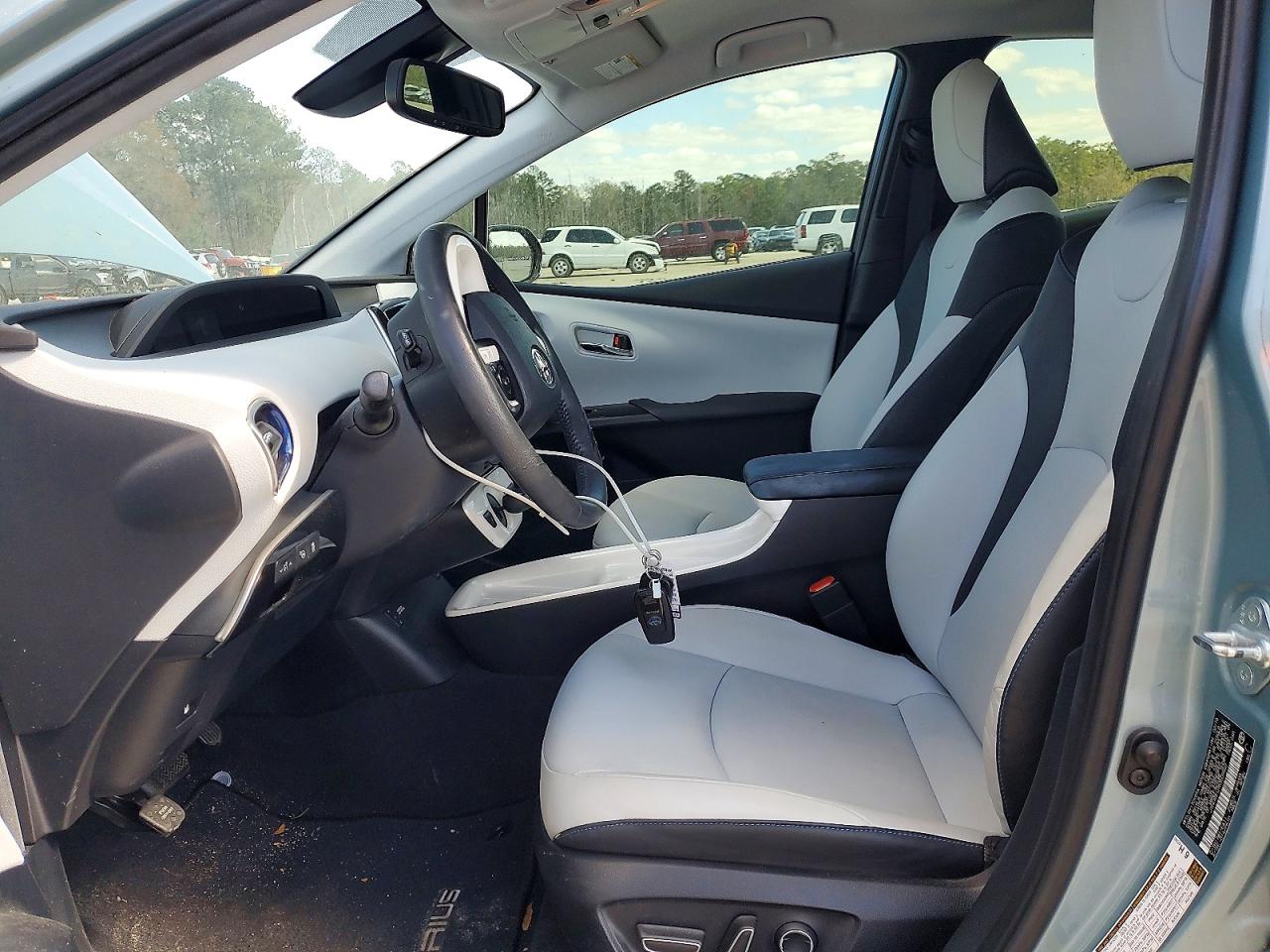 2016 TOYOTA PRIUS FOUR TOURING photo 19