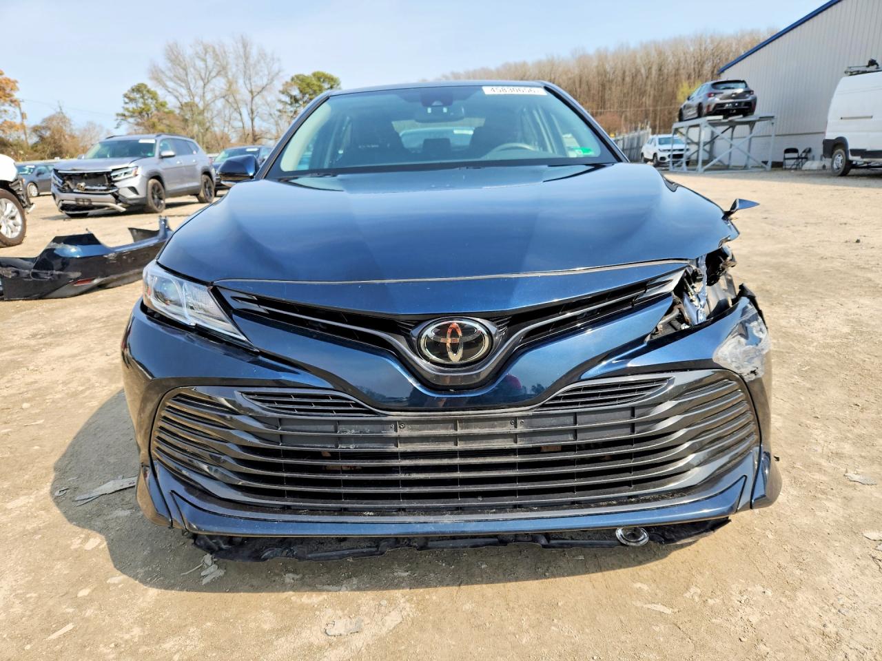 2019 TOYOTA CAMRY LE photo 5