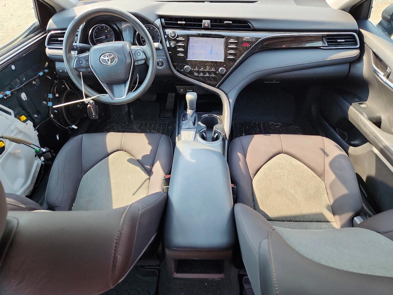 2019 TOYOTA CAMRY LE photo 8