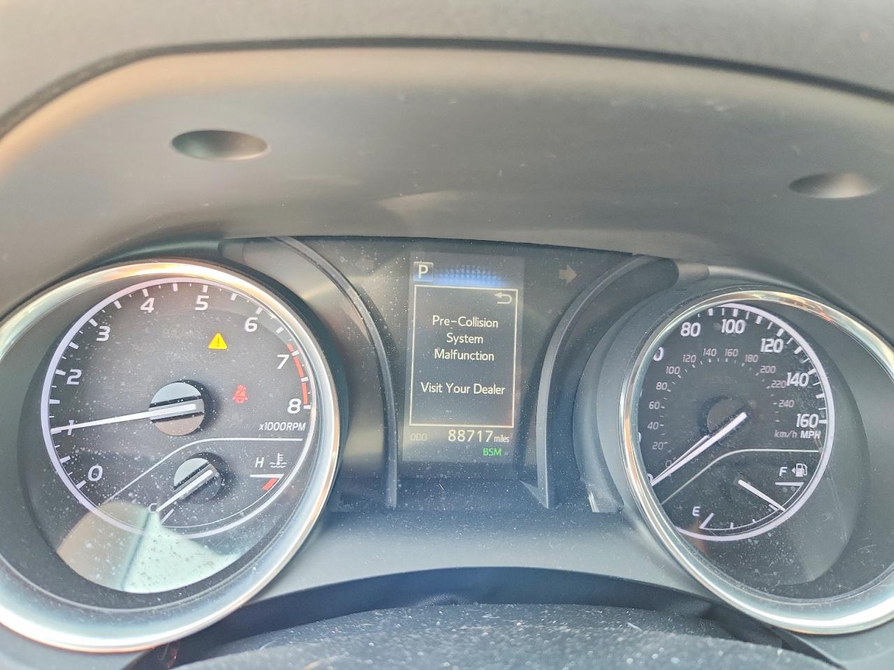 2019 TOYOTA CAMRY LE photo 9