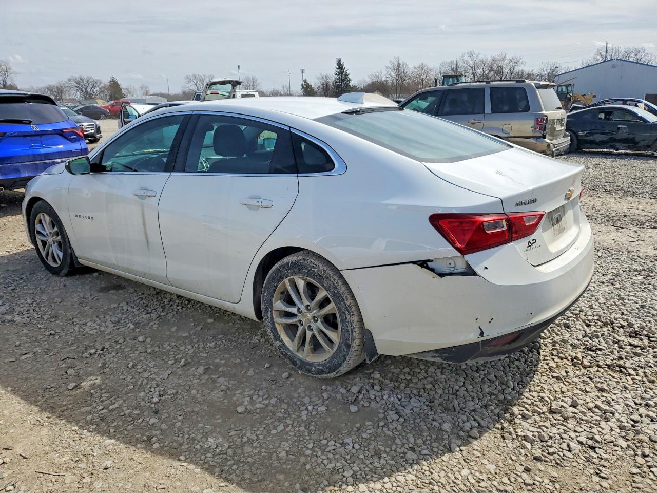 2017 CHEVROLET MALIBU LT photo 3