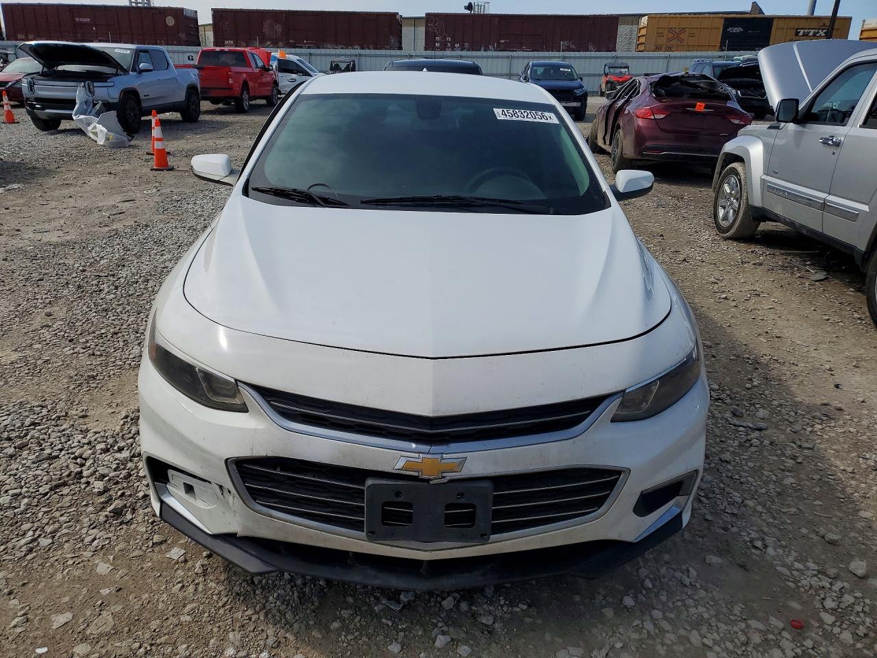 2017 CHEVROLET MALIBU LT photo 9