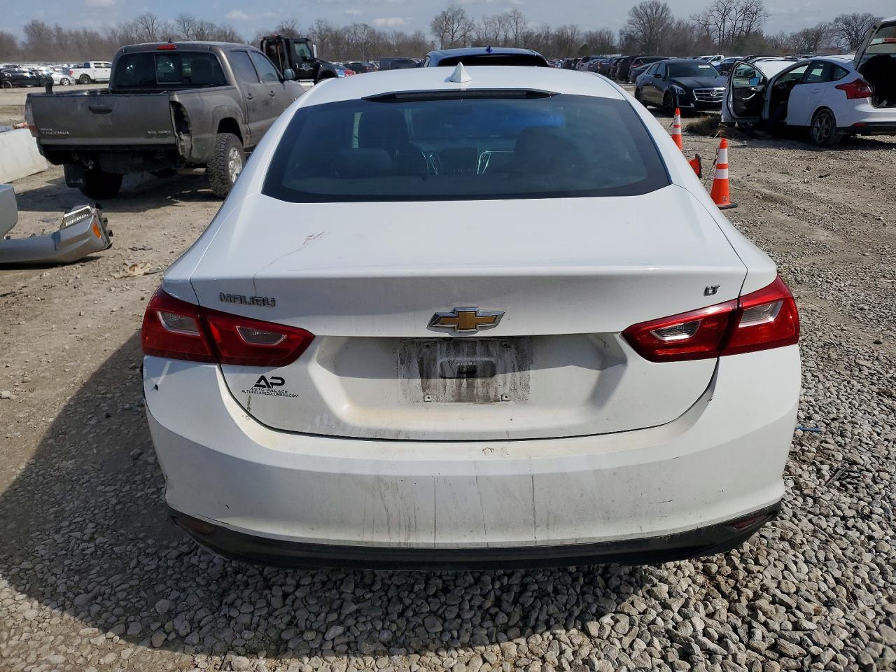2017 CHEVROLET MALIBU LT photo 11