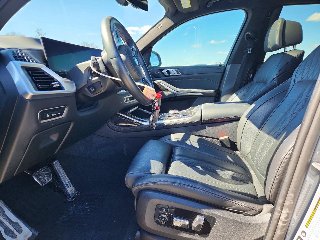2025 BMW X7 M60I photo 13