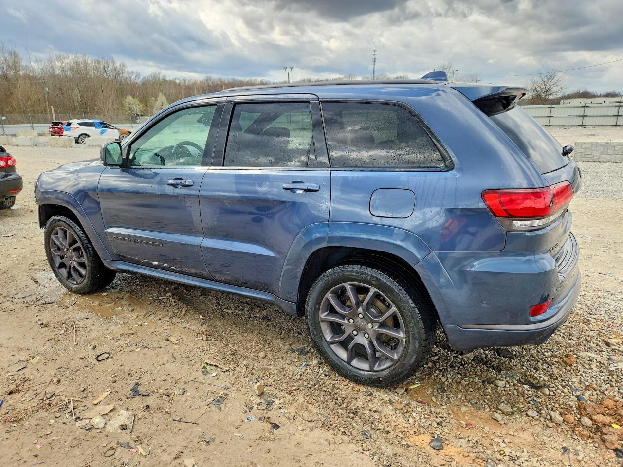 2020 JEEP GRAND CHEROKEE OVERLAND photo 2