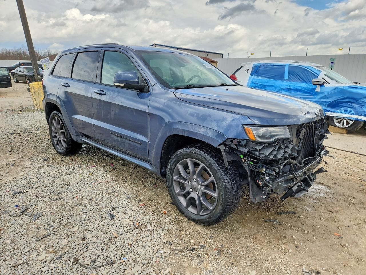 2020 JEEP GRAND CHEROKEE OVERLAND photo 4