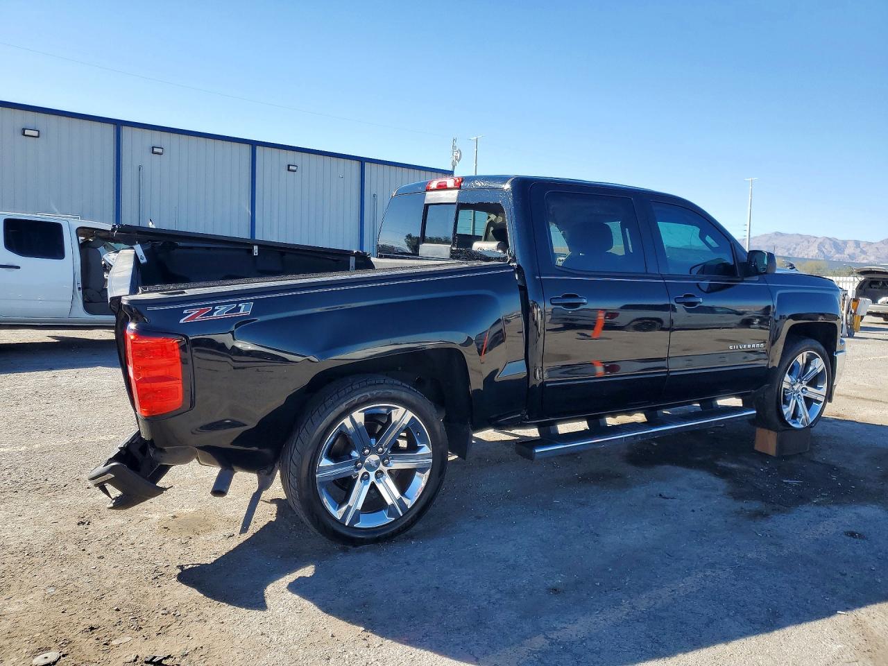 2015 CHEVROLET SILVERADO C1500 LT photo 3