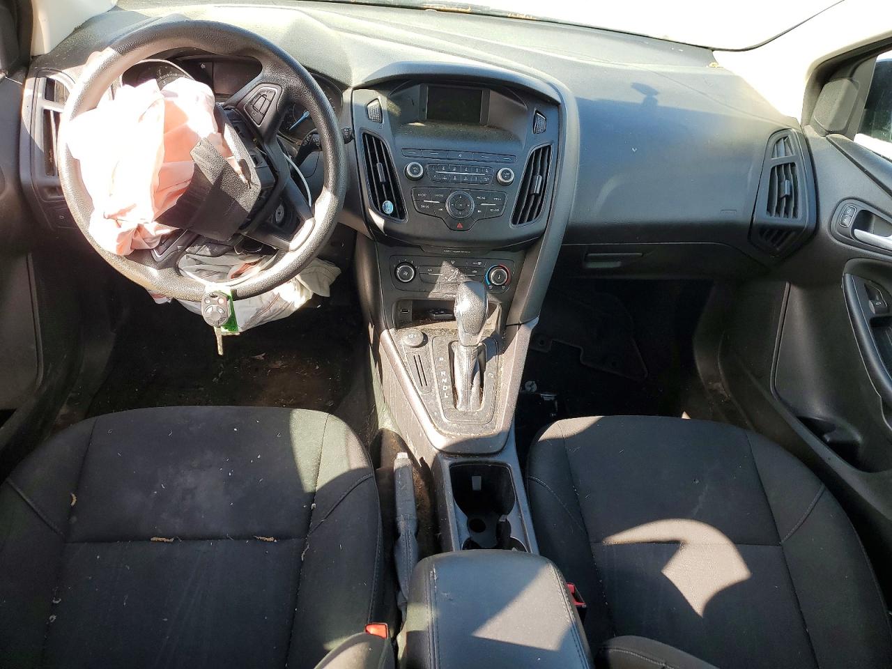2018 FORD FOCUS SE photo 15