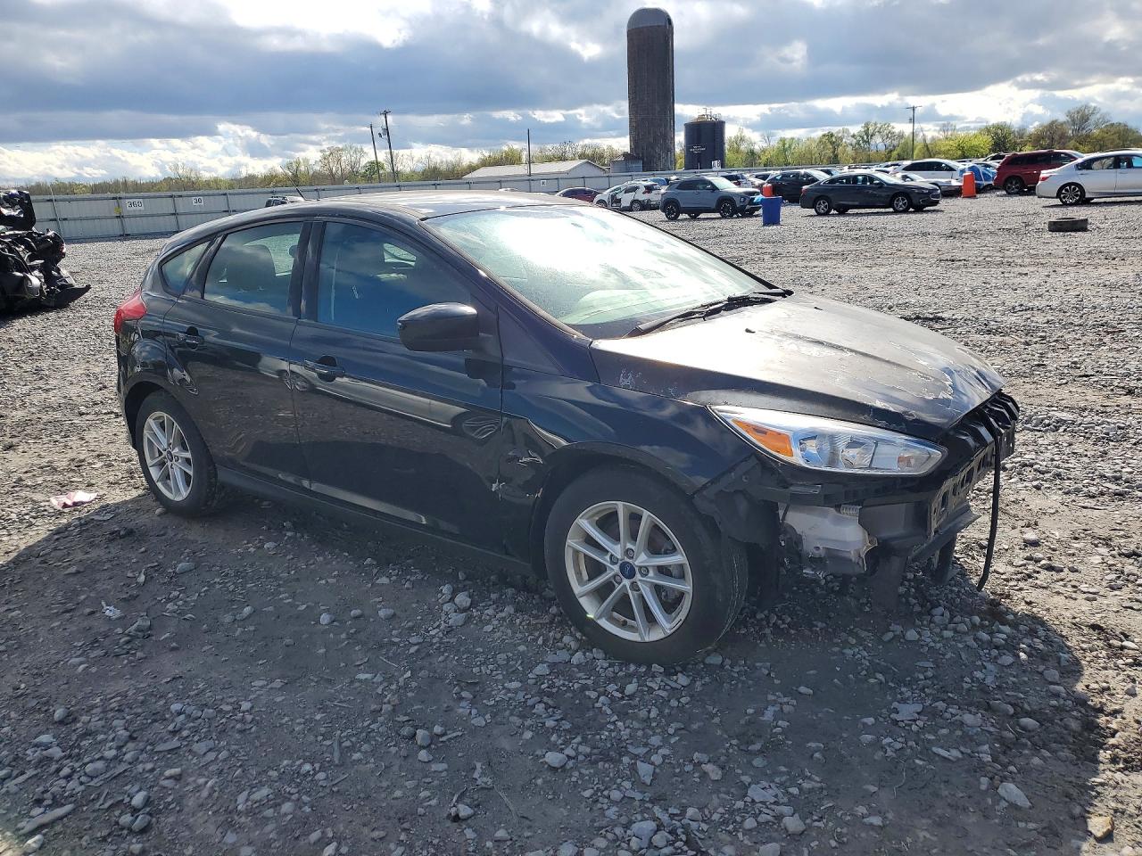 2018 FORD FOCUS SE photo 7
