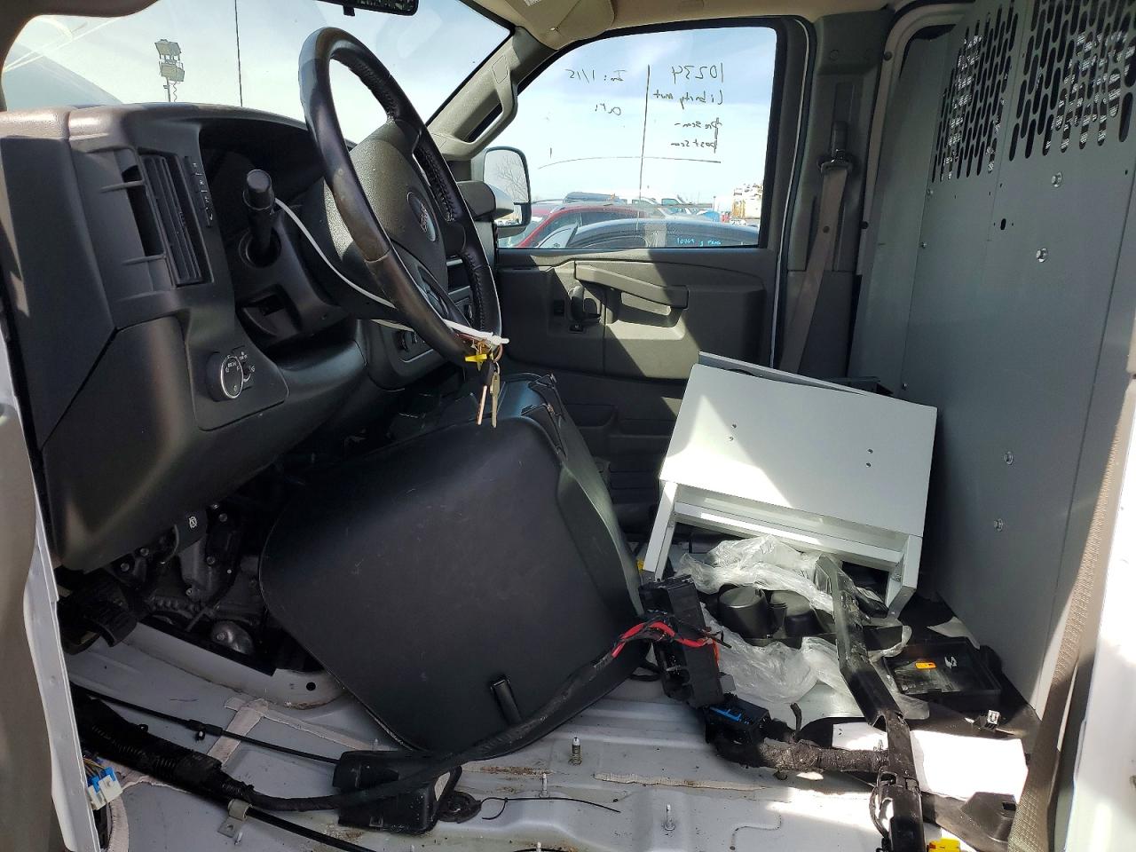 2023 GMC SAVANA G2500 photo 13