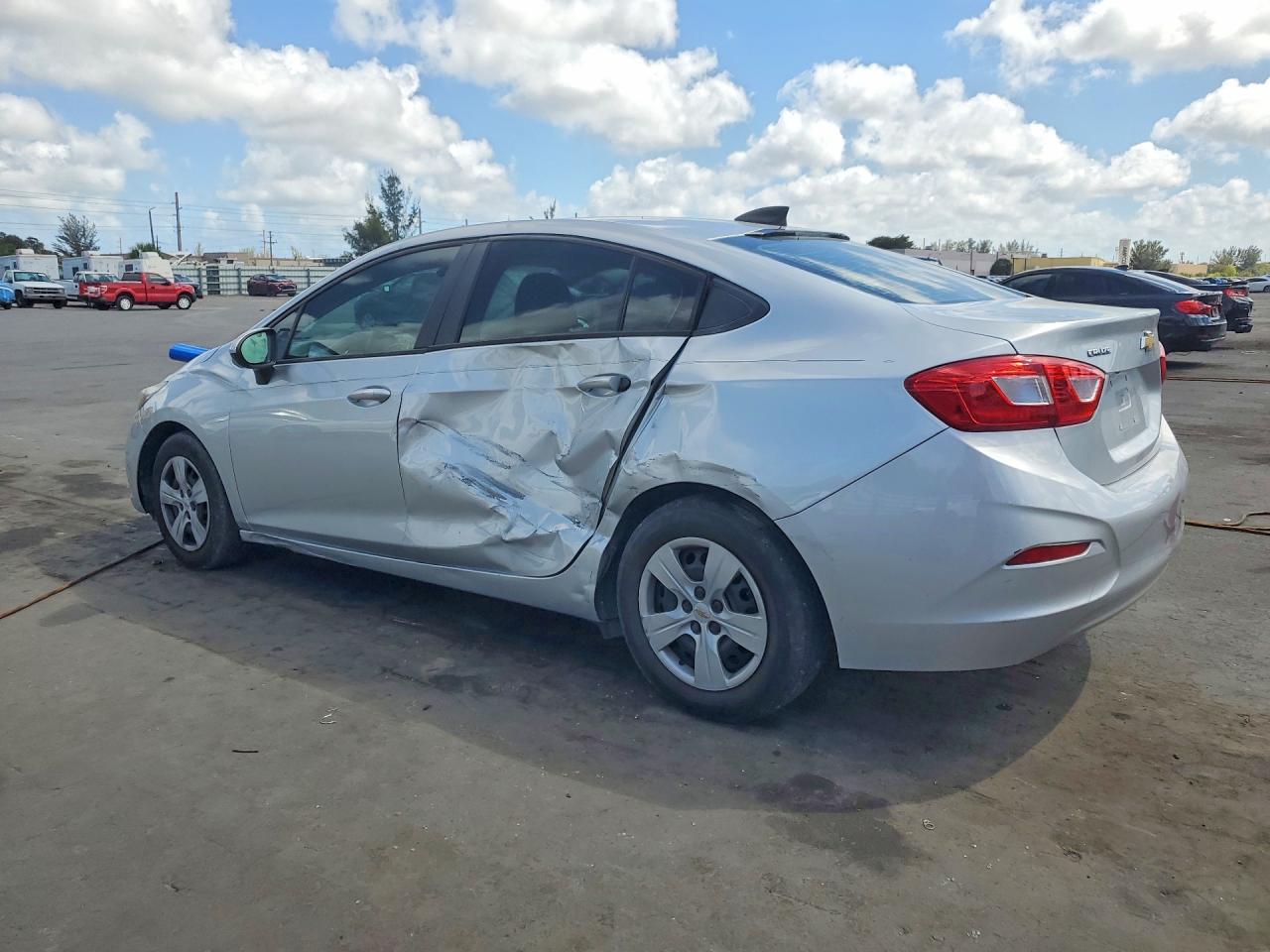 2017 CHEVROLET CRUZE LS photo 3
