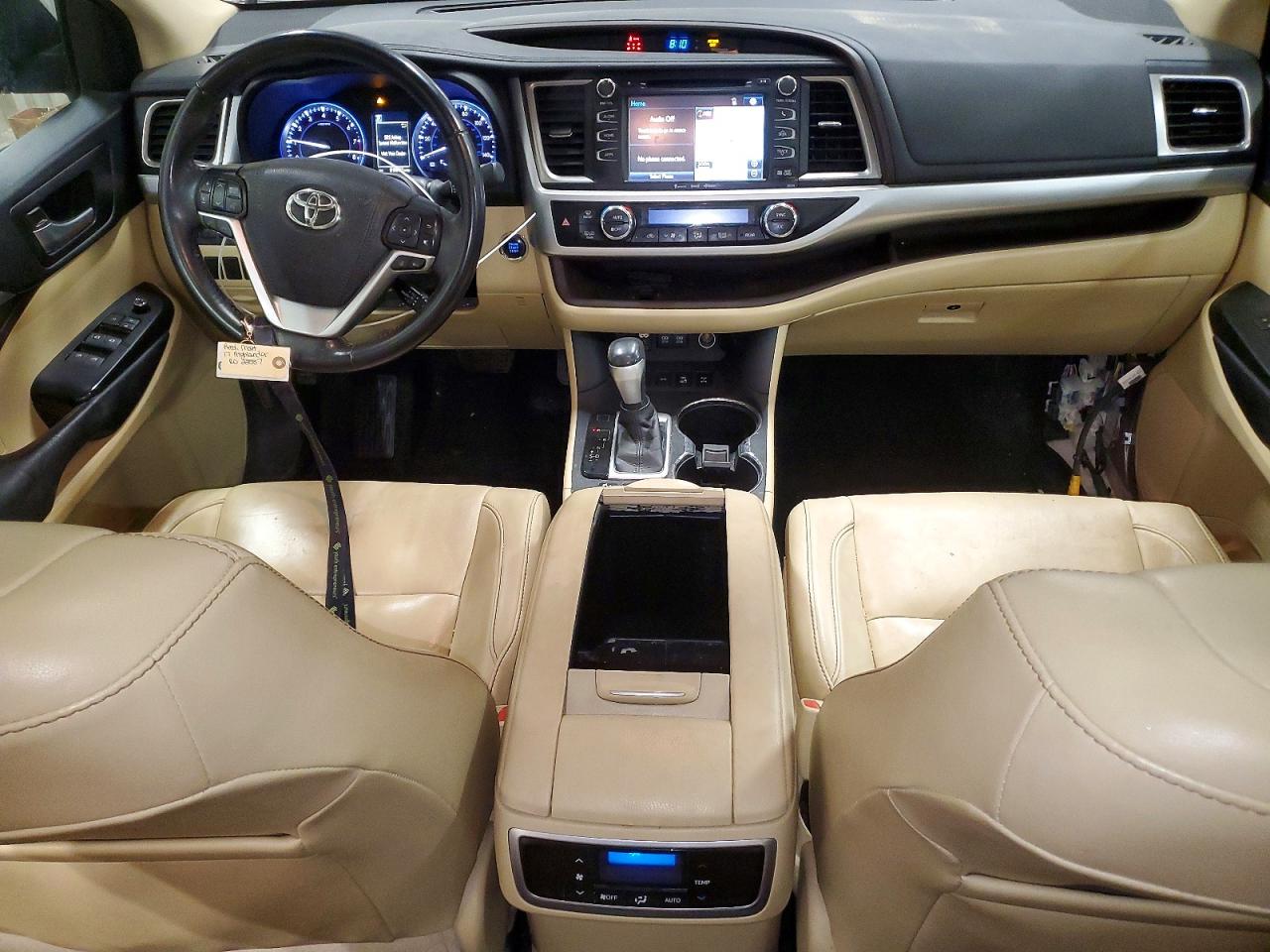 2017 TOYOTA HIGHLANDER XLE photo 8