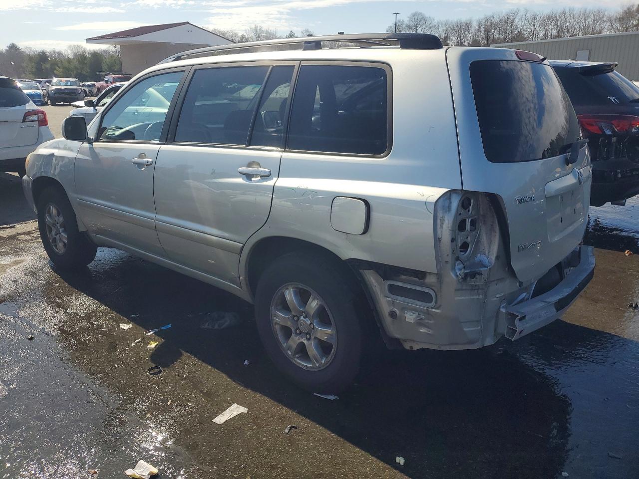2004 TOYOTA HIGHLANDER BASE photo 2