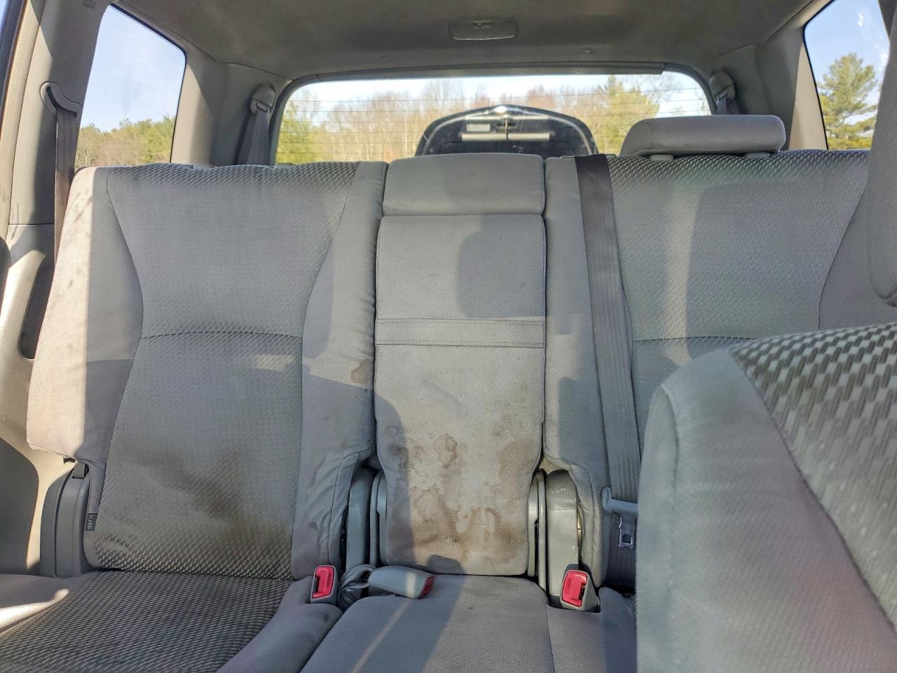2004 TOYOTA HIGHLANDER BASE photo 10