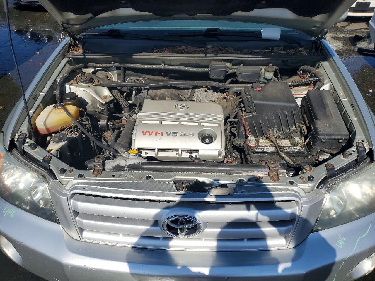 2004 TOYOTA HIGHLANDER BASE photo 12