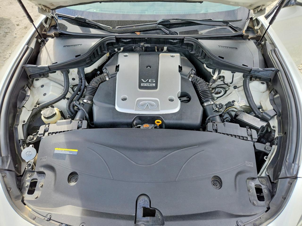 2018 INFINITI Q70L 3.7 LUXE photo 11