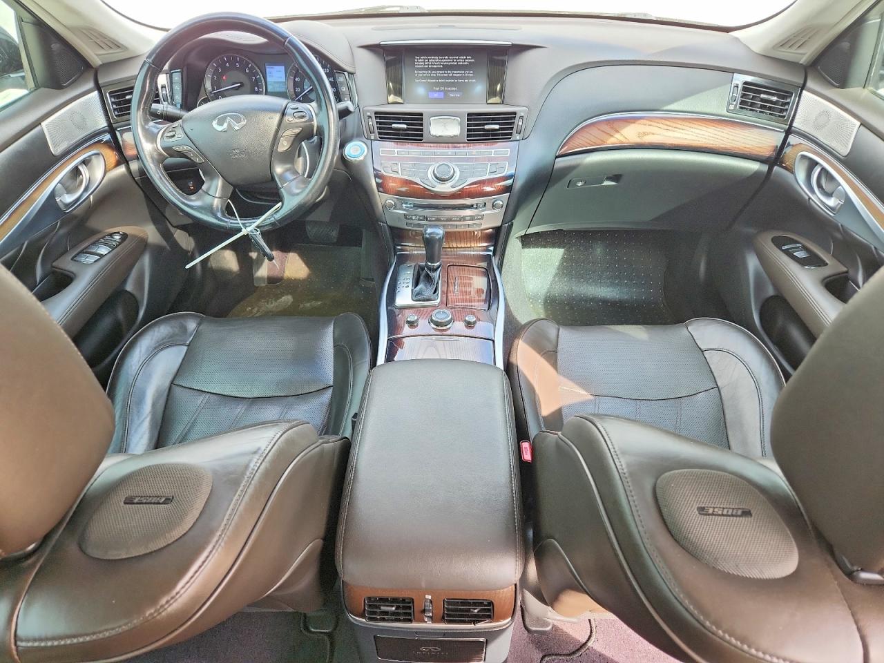 2018 INFINITI Q70L 3.7 LUXE photo 8