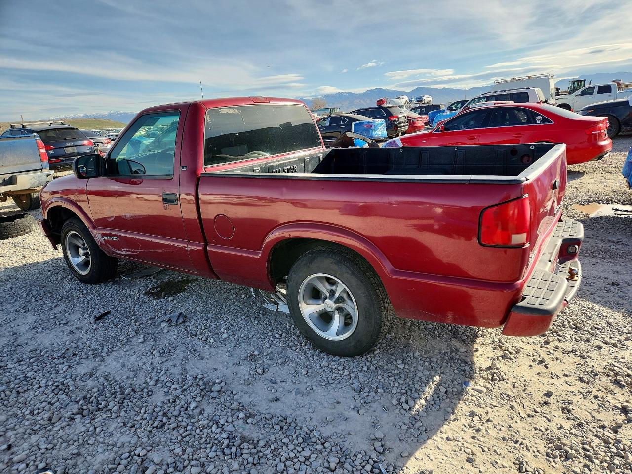 2000 CHEVROLET S TRUCK S10 photo 2