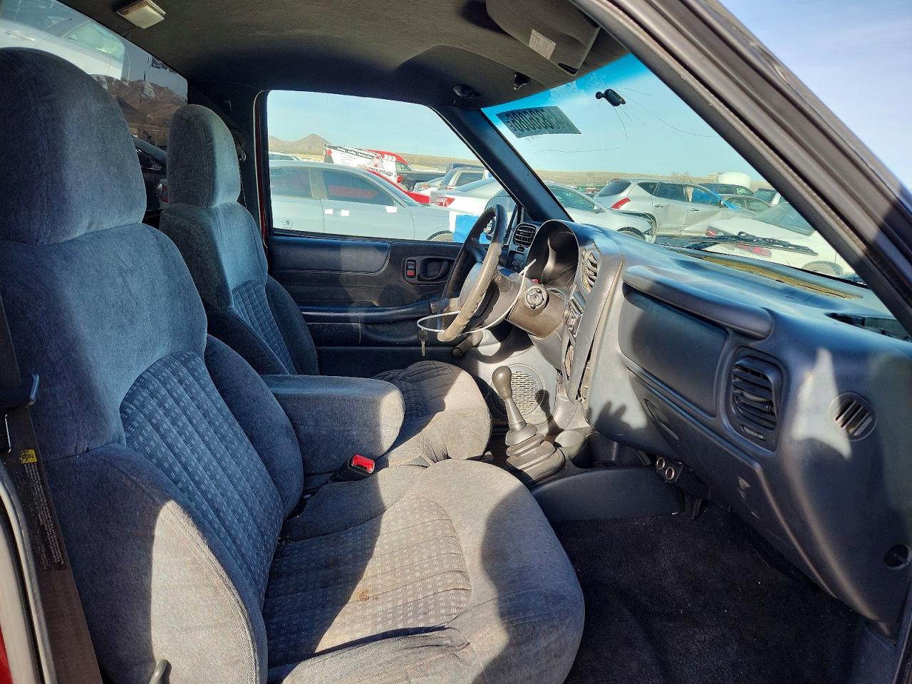 2000 CHEVROLET S TRUCK S10 photo 10