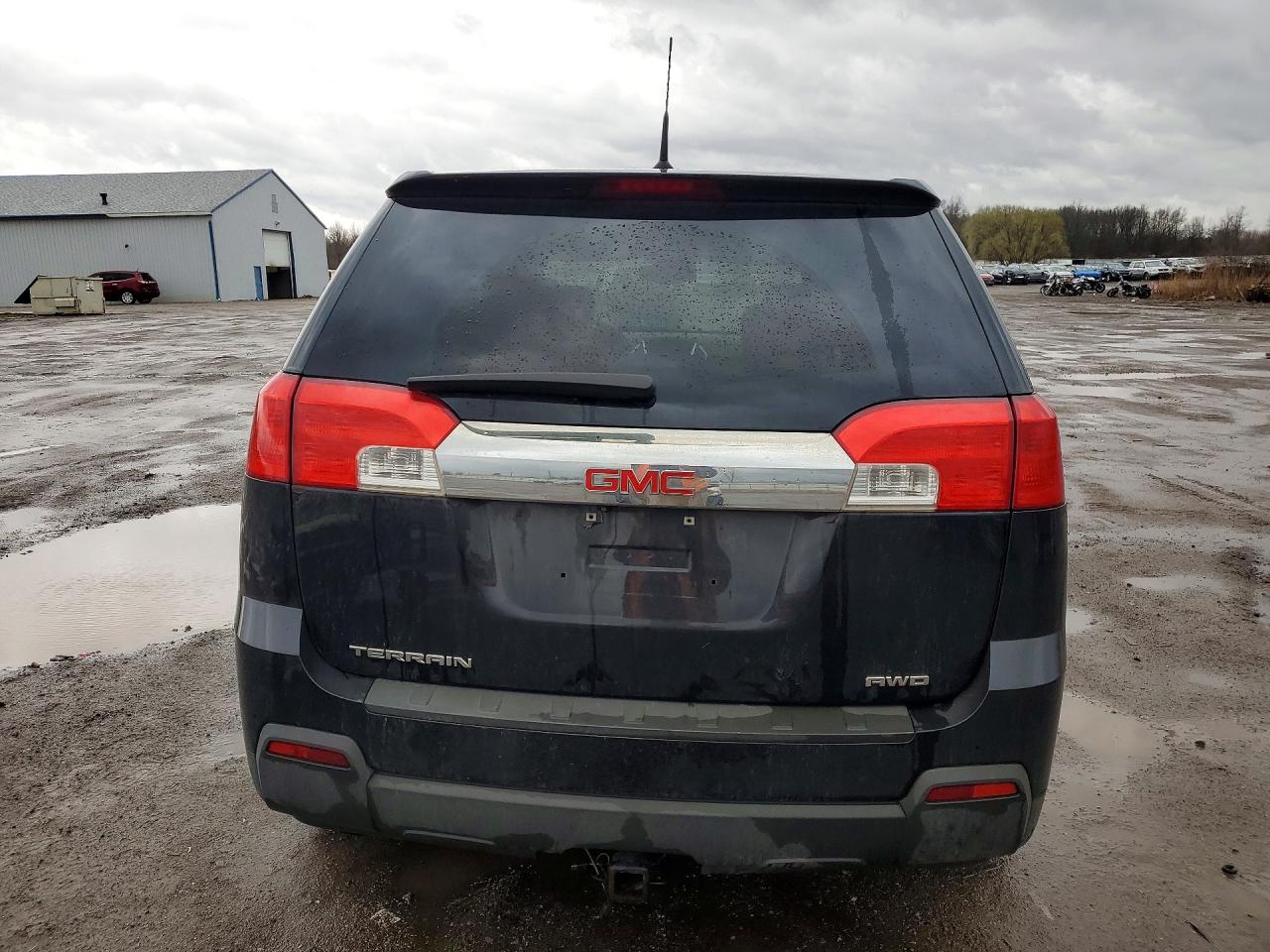 2013 GMC TERRAIN SLE photo 6