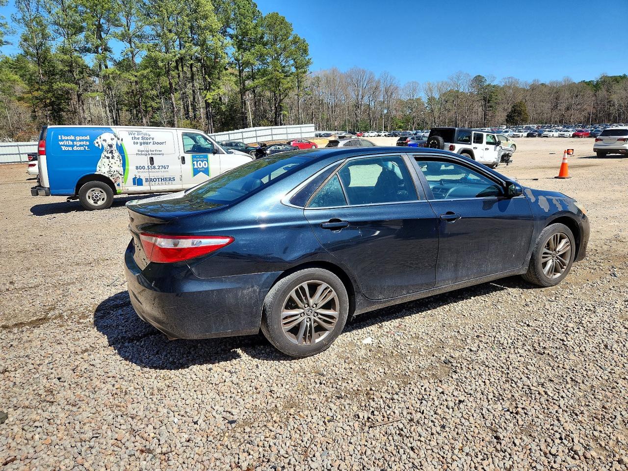 2016 TOYOTA CAMRY SE photo 5