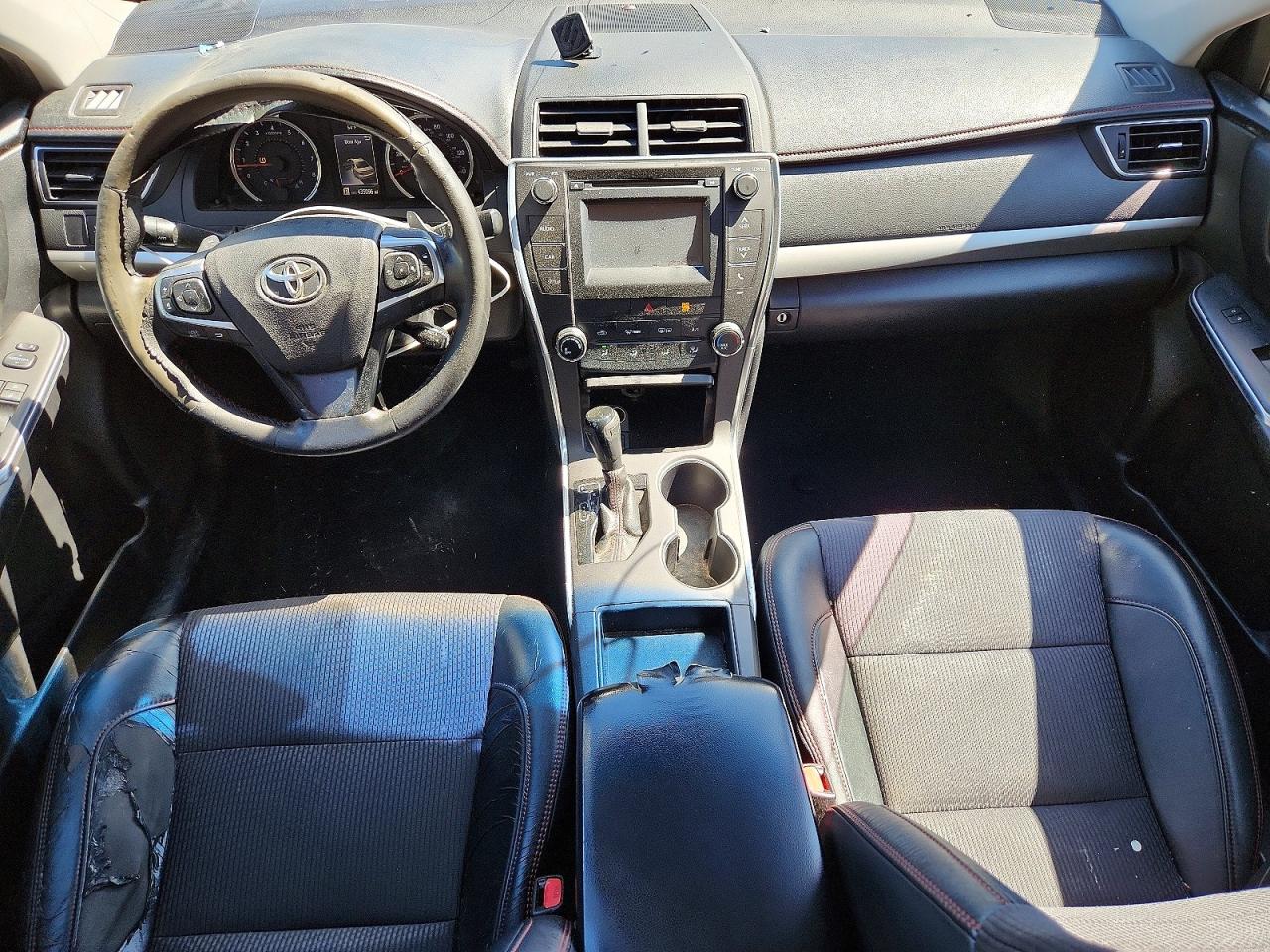 2016 TOYOTA CAMRY SE photo 15