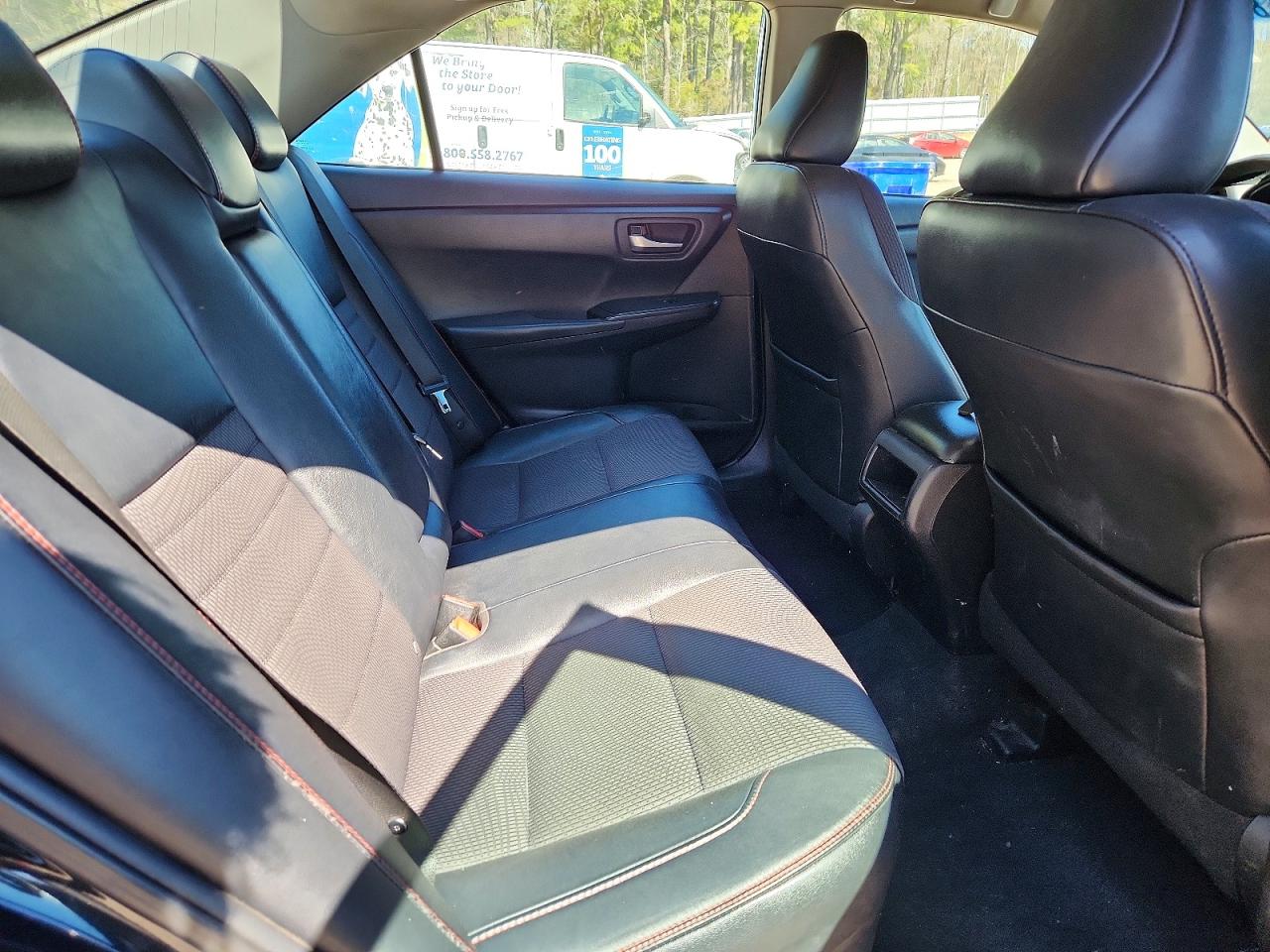 2016 TOYOTA CAMRY SE photo 19