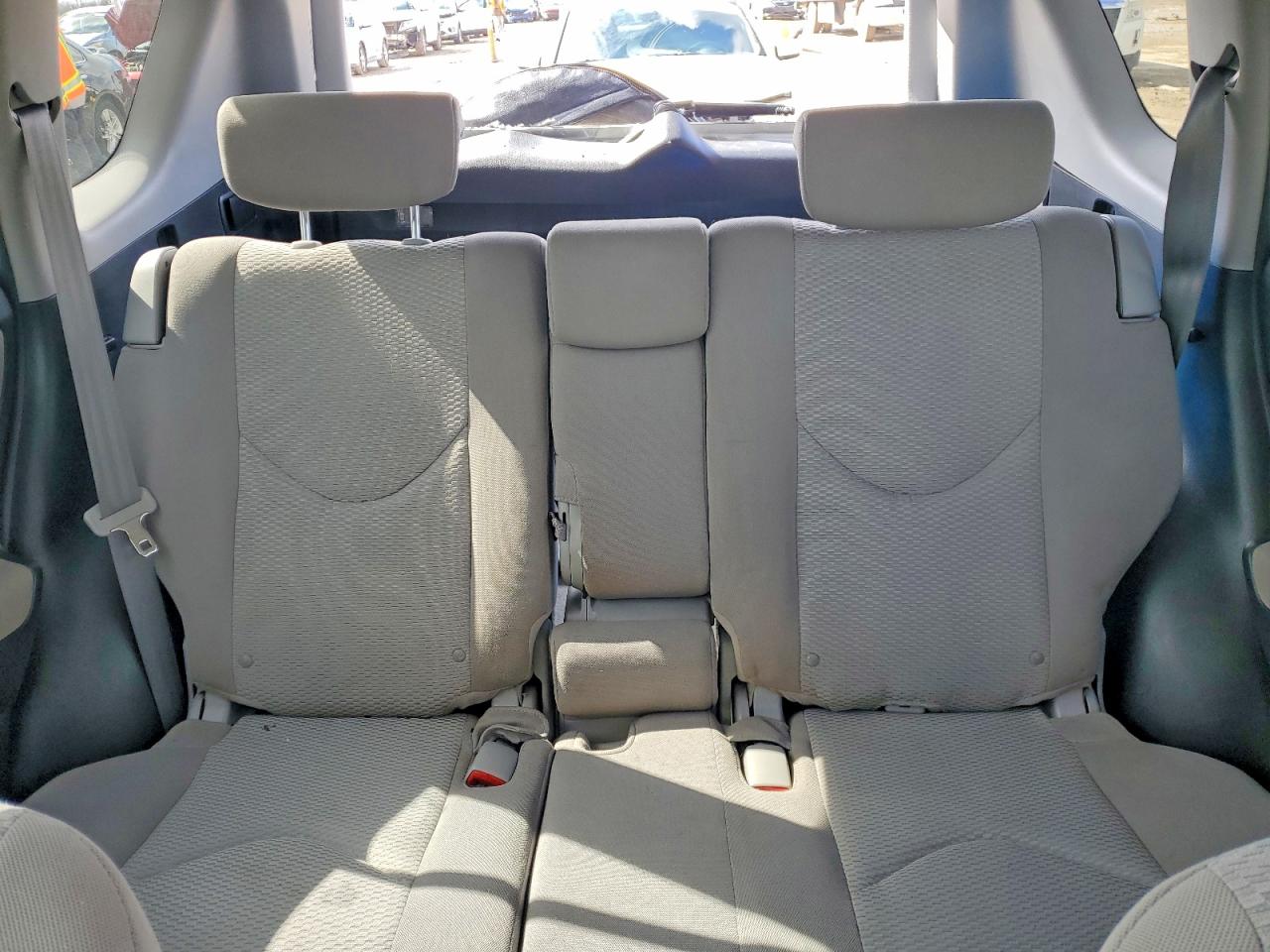 2011 TOYOTA RAV4 BASE photo 10
