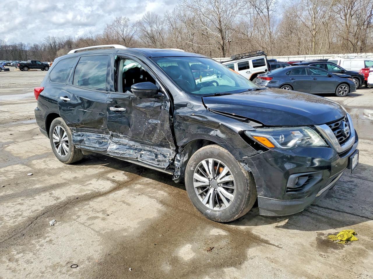 2017 NISSAN PATHFINDER SL photo 4