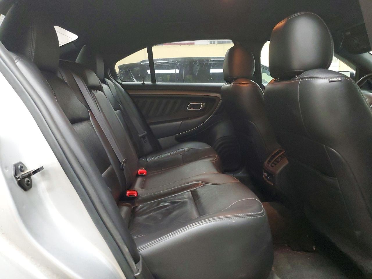 2015 FORD TAURUS SEL photo 28
